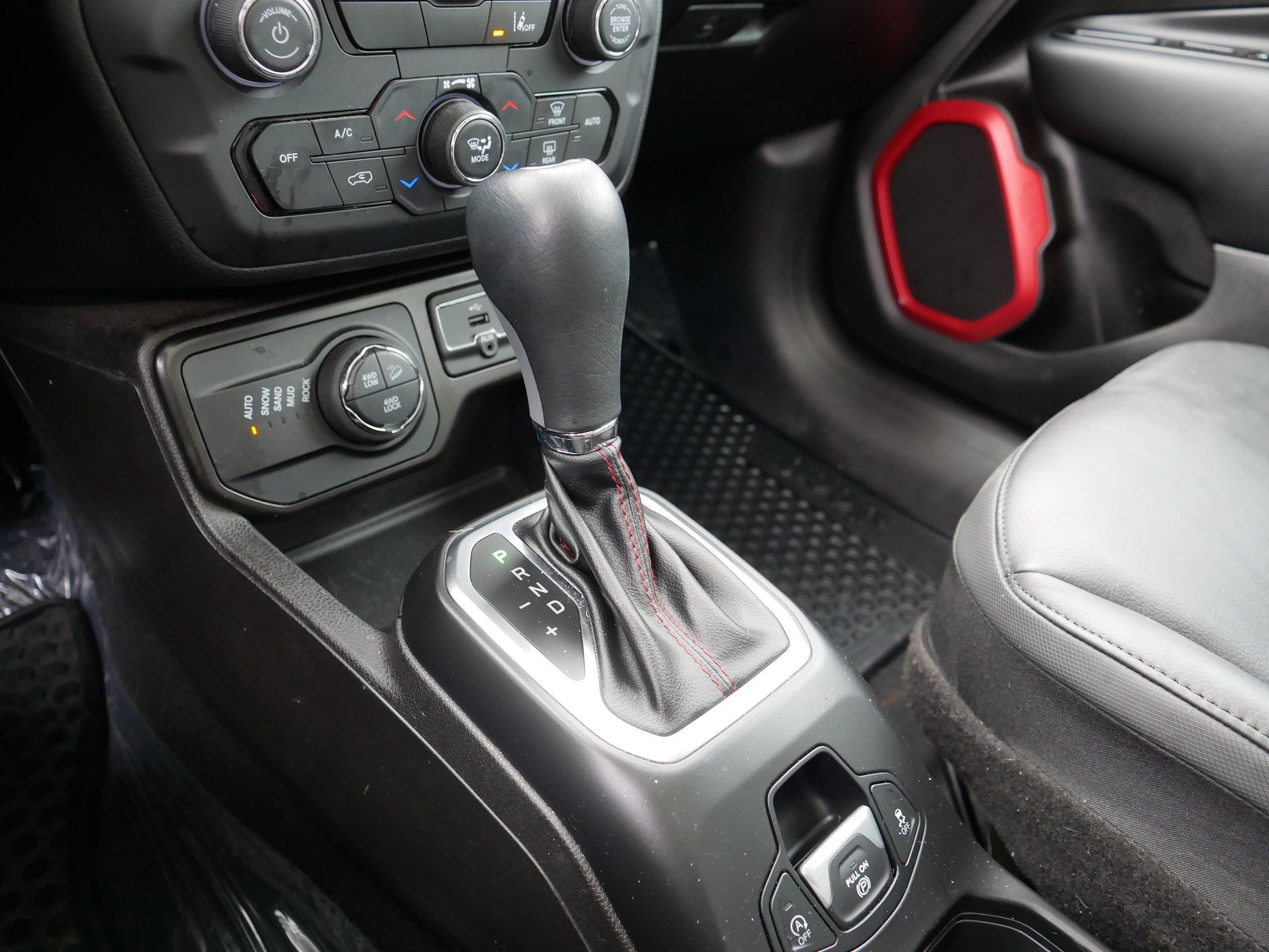 Used 2023 Jeep Renegade Trailhawk w/ Sun/Sound Group image 24