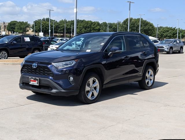 Used 2021 Toyota RAV4 XLE Premium AWD/4WD image 10