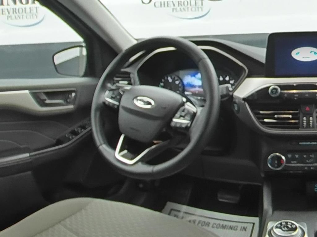 Used 2022 Ford Escape SE w/ SE Sport Appearance Package FWD image 16