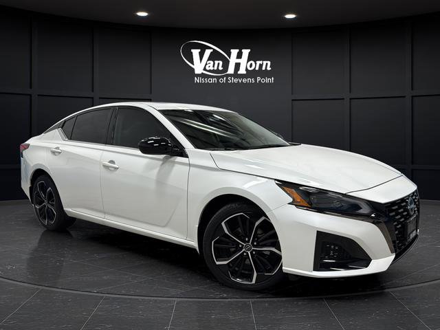 Used 2023 Nissan Altima 2.0 SR AWD/4WD image 1