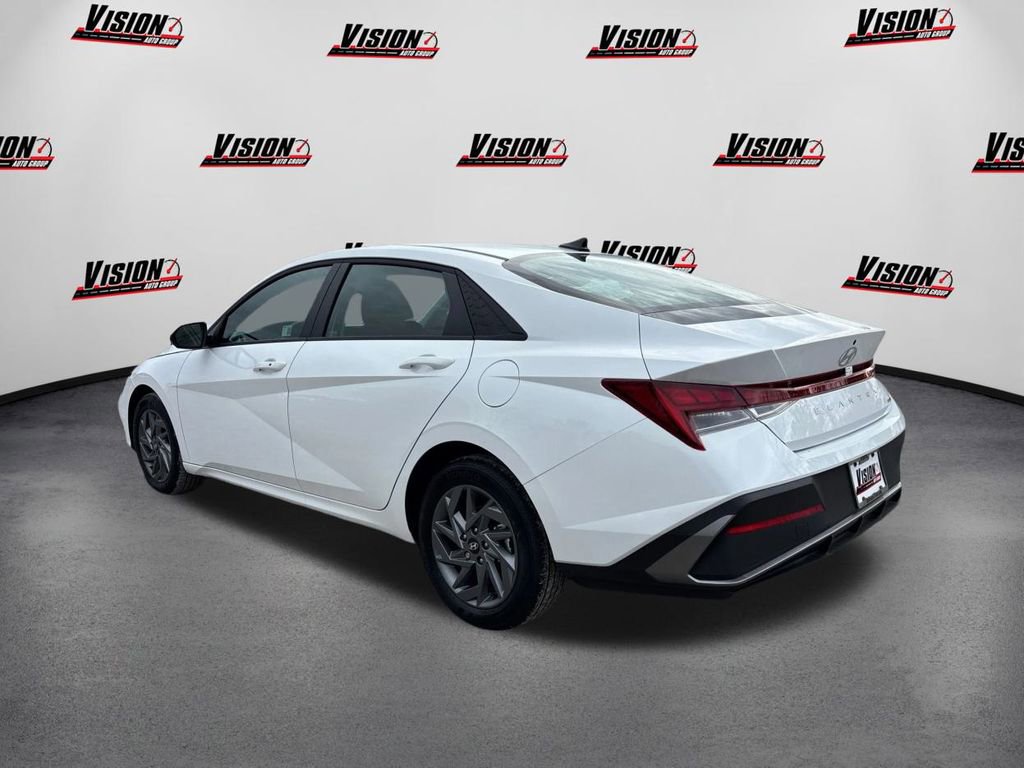 New 2025 Hyundai Elantra Blue image 7