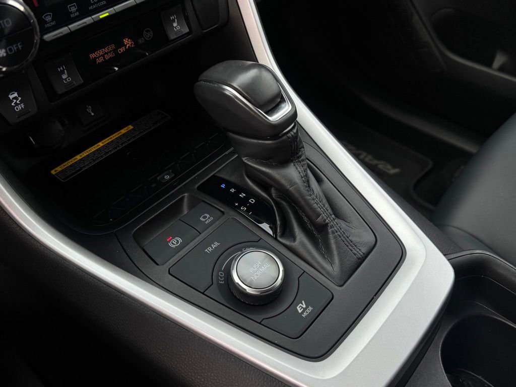 Used 2020 Toyota RAV4 XSE image 13