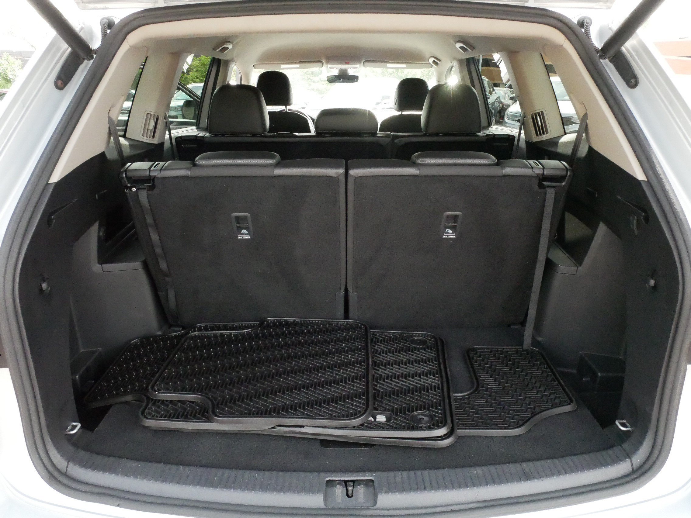 Used 2019 Volkswagen Atlas SE w/ Towing Package AWD/4WD image 18