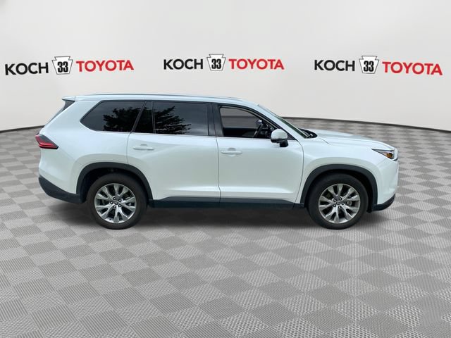 Used 2025 Toyota Grand Highlander AWD image 9
