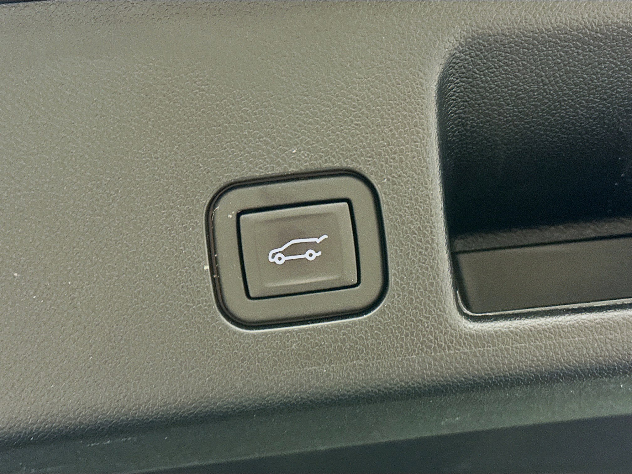Used 2024 Chevrolet Equinox EV RS FWD image 28