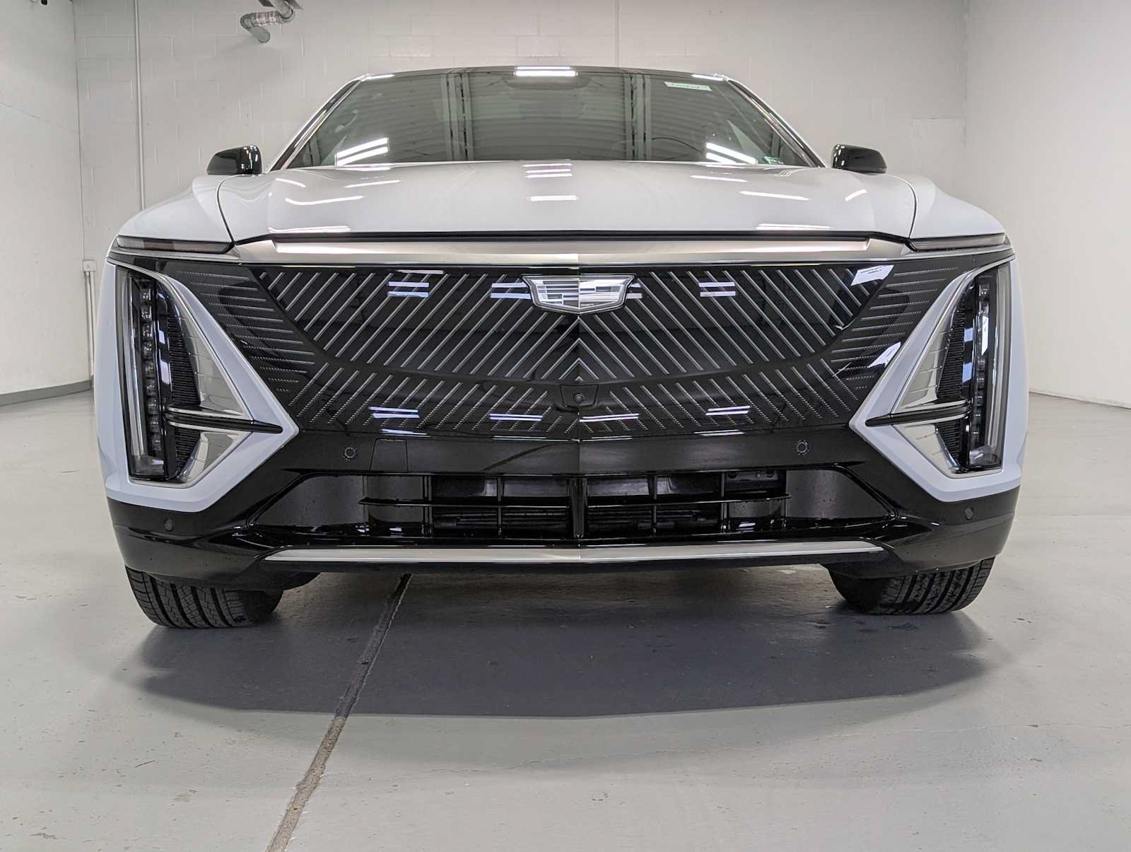 New 2027 Cadillac Lyriq Premium Luxury AWD/4WD image 2
