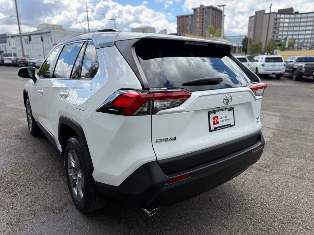 Certified 2022 Toyota RAV4 XLE AWD/4WD image 5
