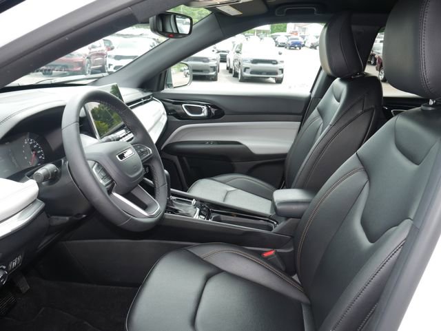 Used 2024 Jeep Compass Limited AWD/4WD image 2