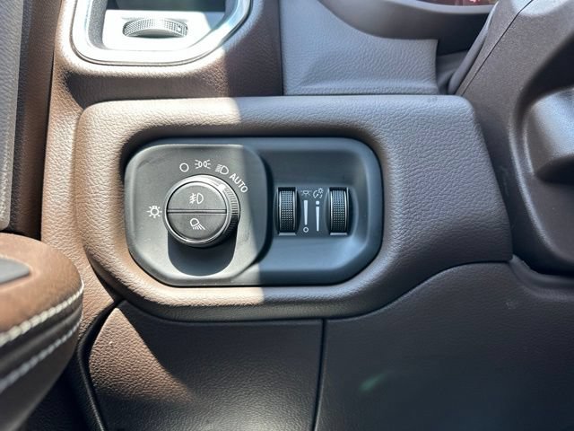 New 2027 RAM 3500 Laramie AWD/4WD image 28