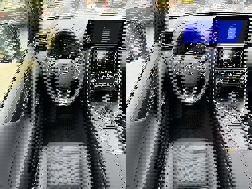 New 2026 Lexus LX 700h Luxury image 11