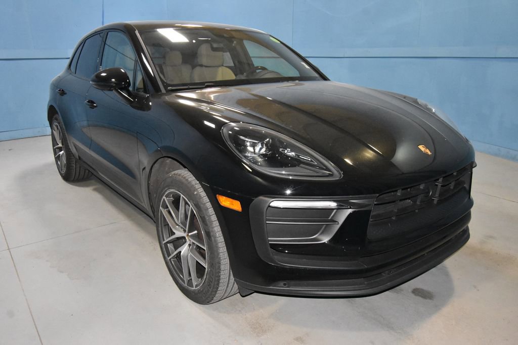 Used 2023 Porsche Macan Turbo image 25
