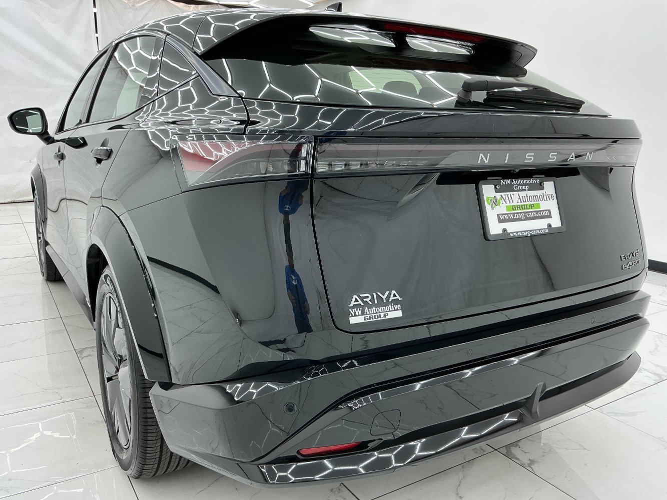 Used 2024 Nissan Ariya AWD image 9
