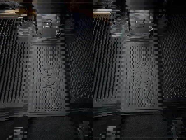 Used 2023 Toyota Highlander XLE image 23