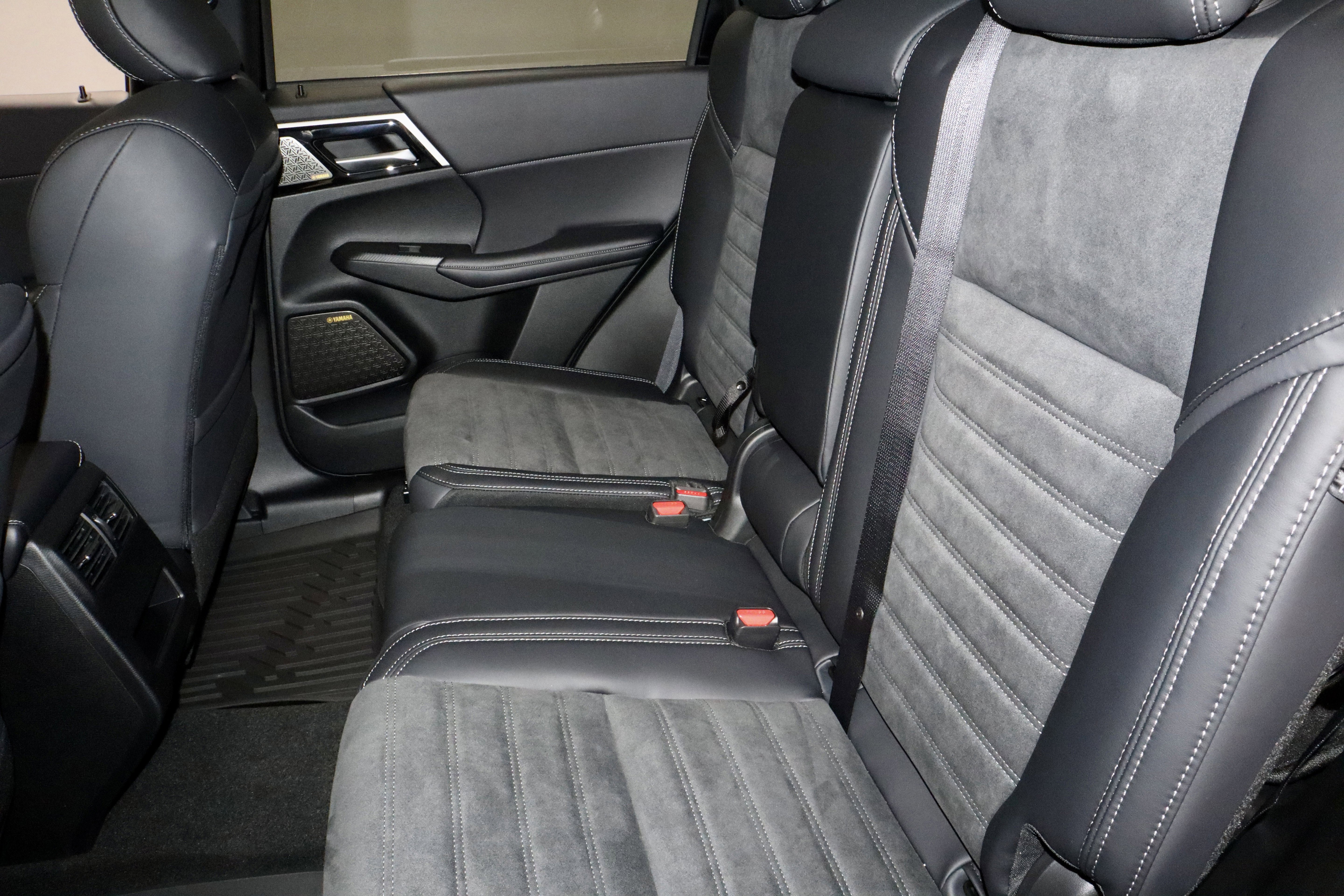 New 2026 Mitsubishi Outlander SE image 14