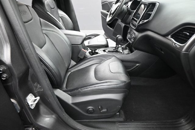Used 2022 Jeep Cherokee Limited AWD/4WD image 22