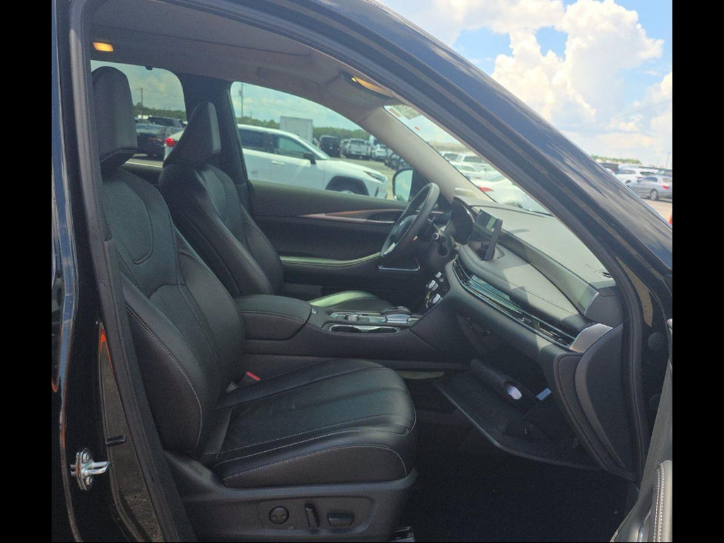 Used 2025 INFINITI QX60 Luxe w/ Cargo Package FWD image 45
