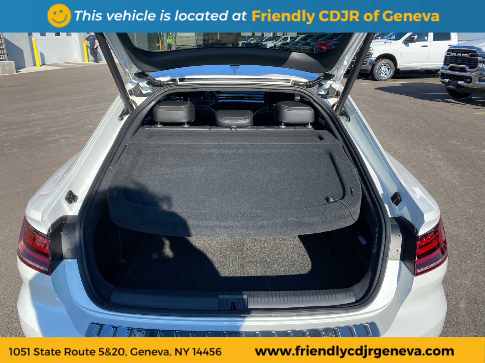 Used 2023 Volkswagen Arteon SEL Premium image 9