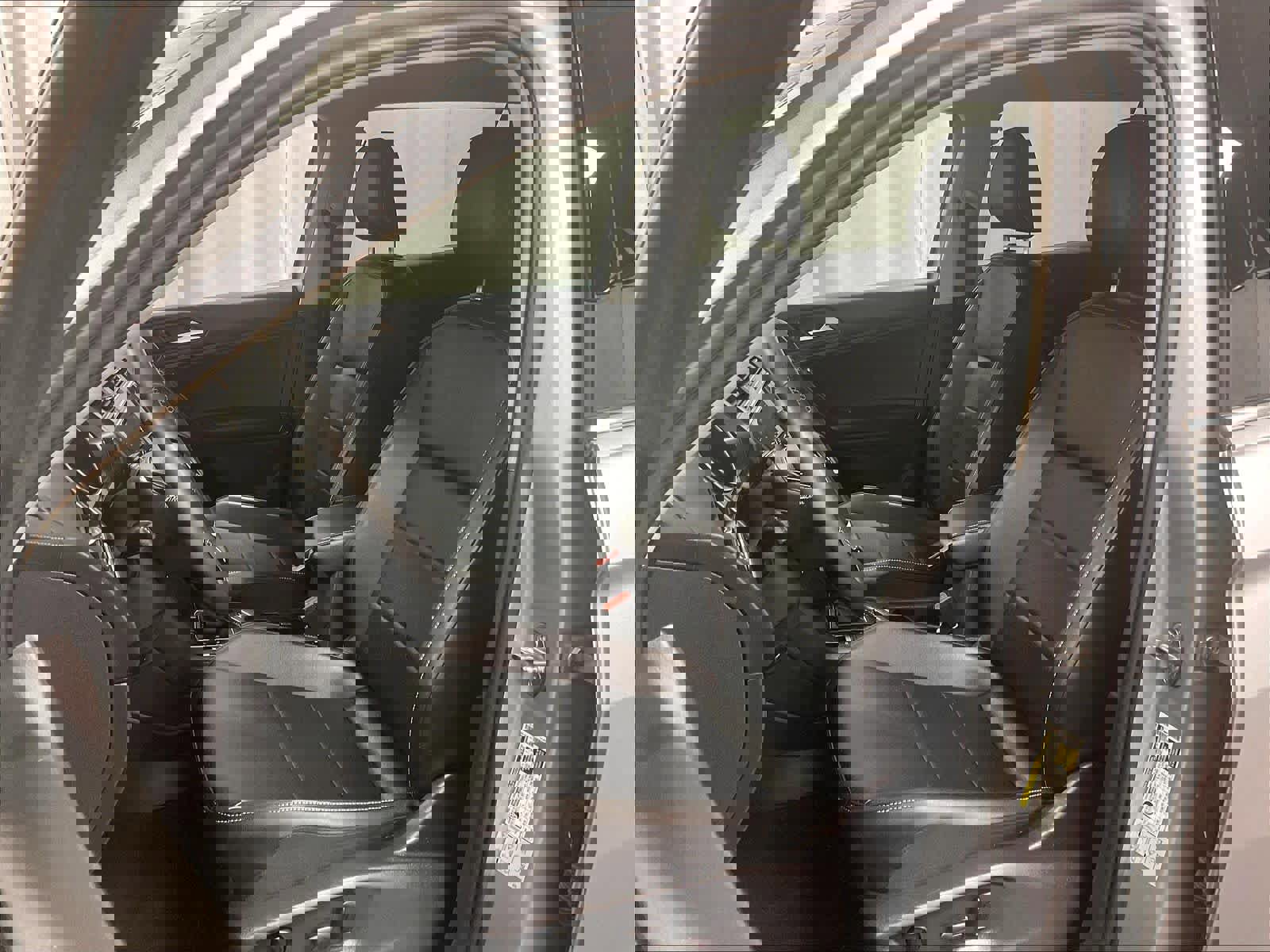 Used 2021 Volkswagen Tiguan SE image 10