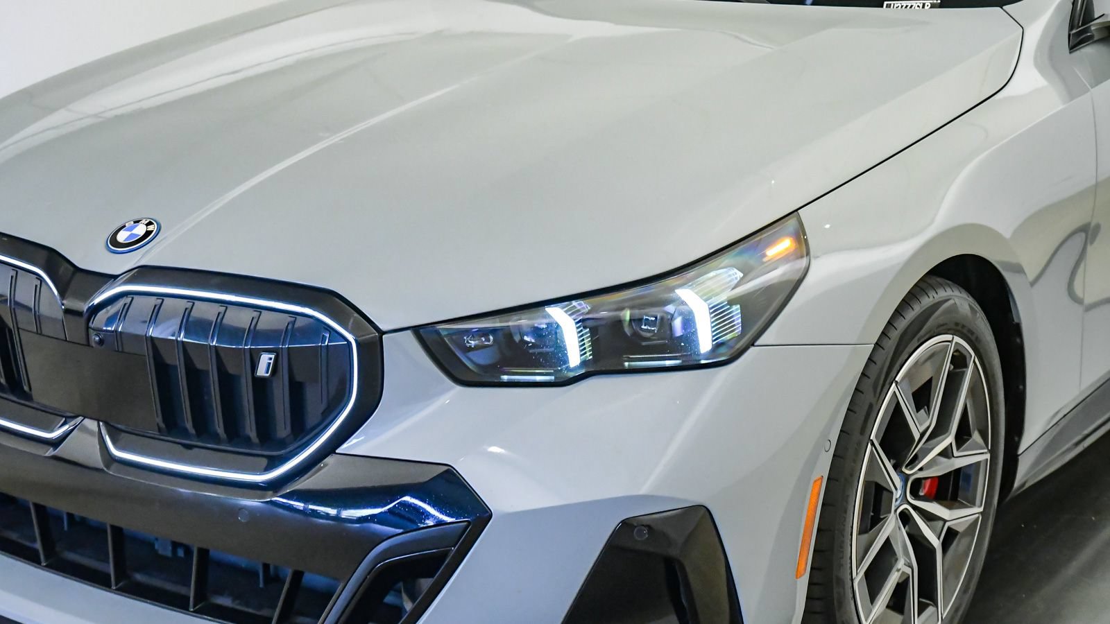 Certified 2024 BMW i5 eDrive40i w/ M Sport Package RWD image 9