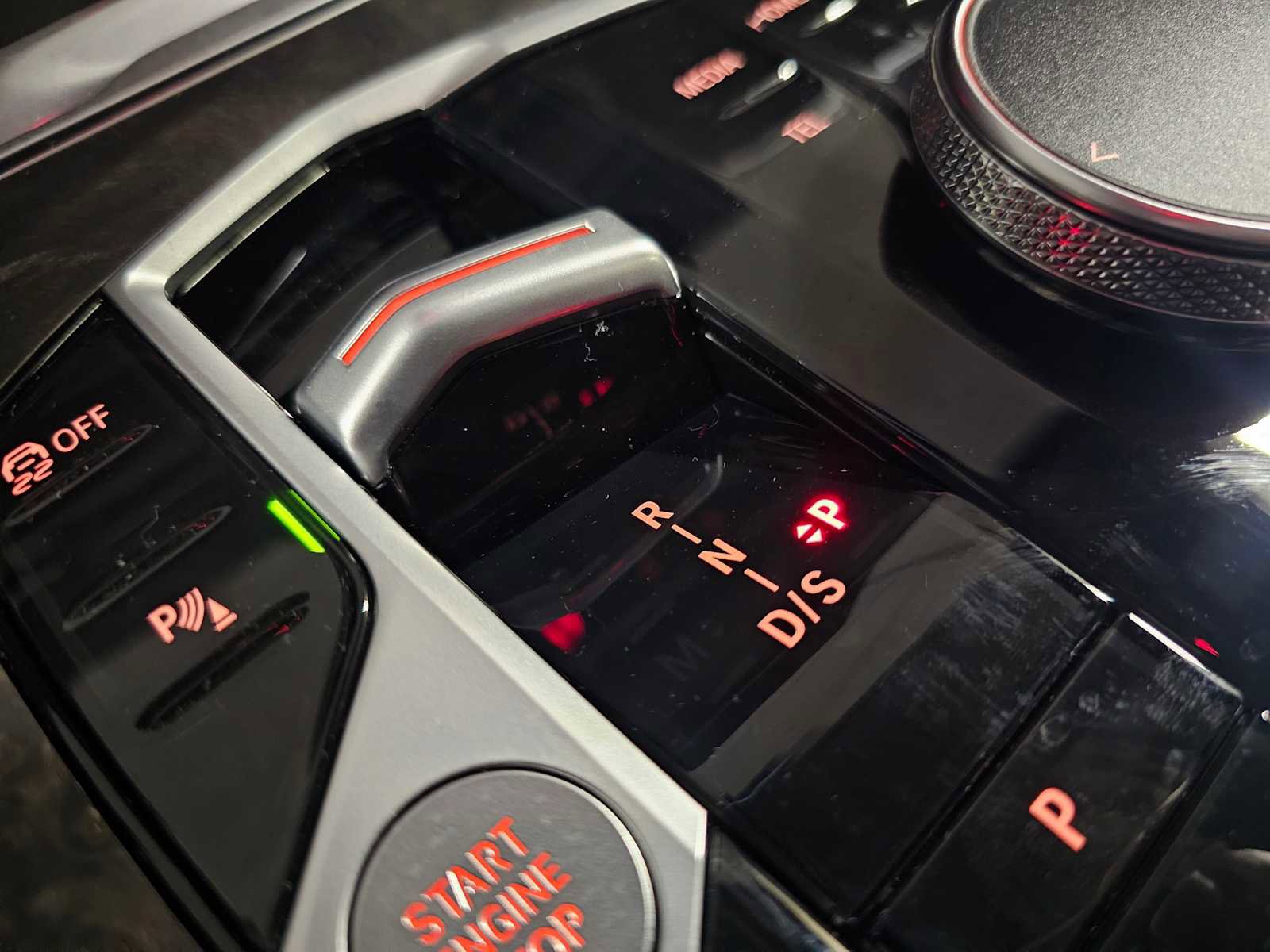 Used 2026 BMW X7 xDrive40i w/ M Sport Package AWD/4WD image 27