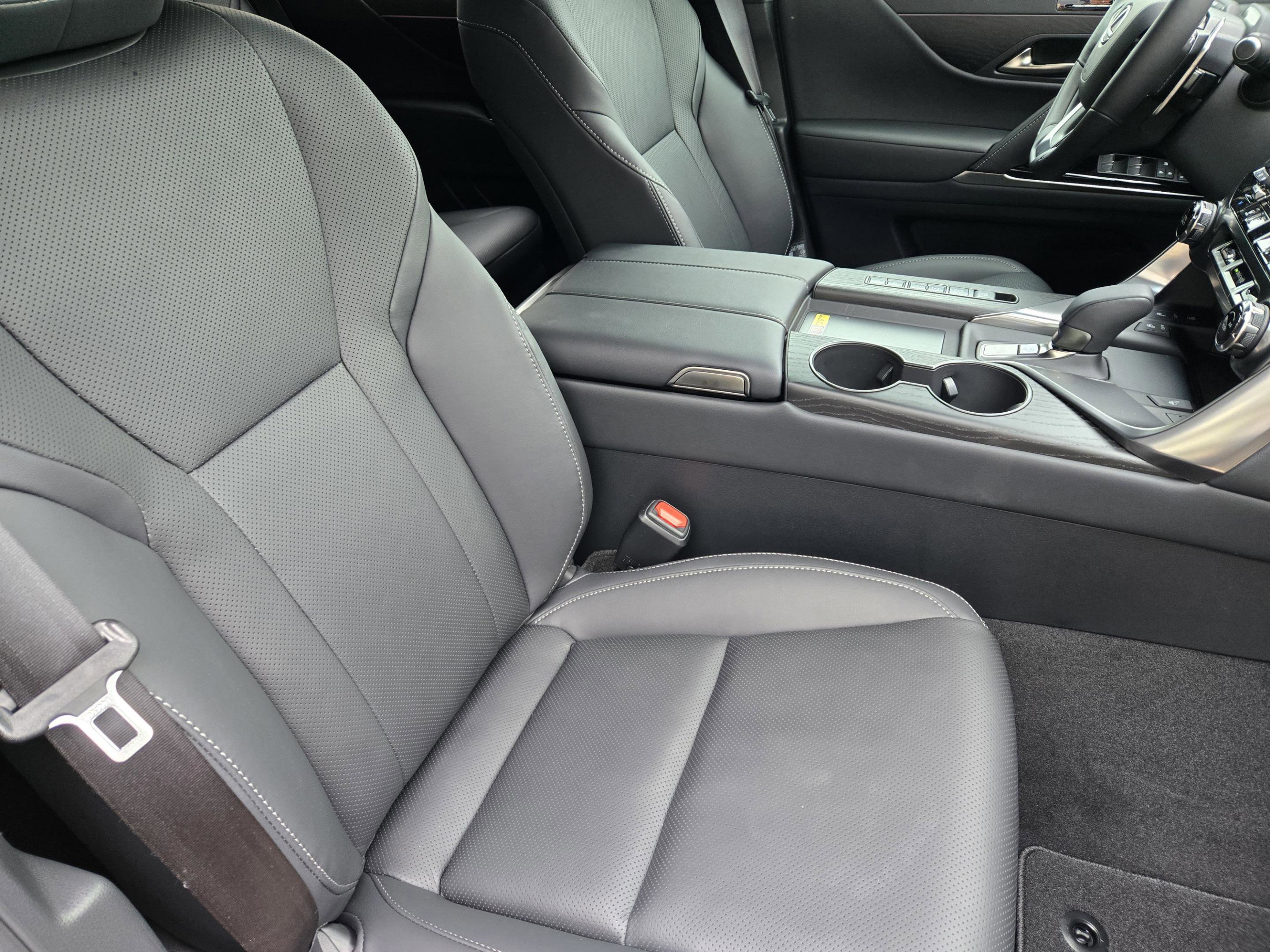 New 2026 Lexus LX 700h Luxury AWD/4WD image 6