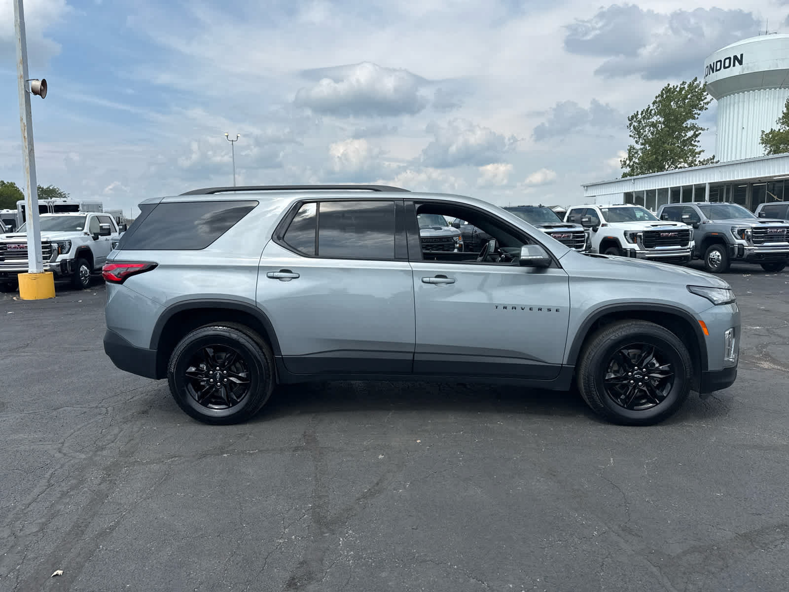 Certified 2023 Chevrolet Traverse LT FWD image 6