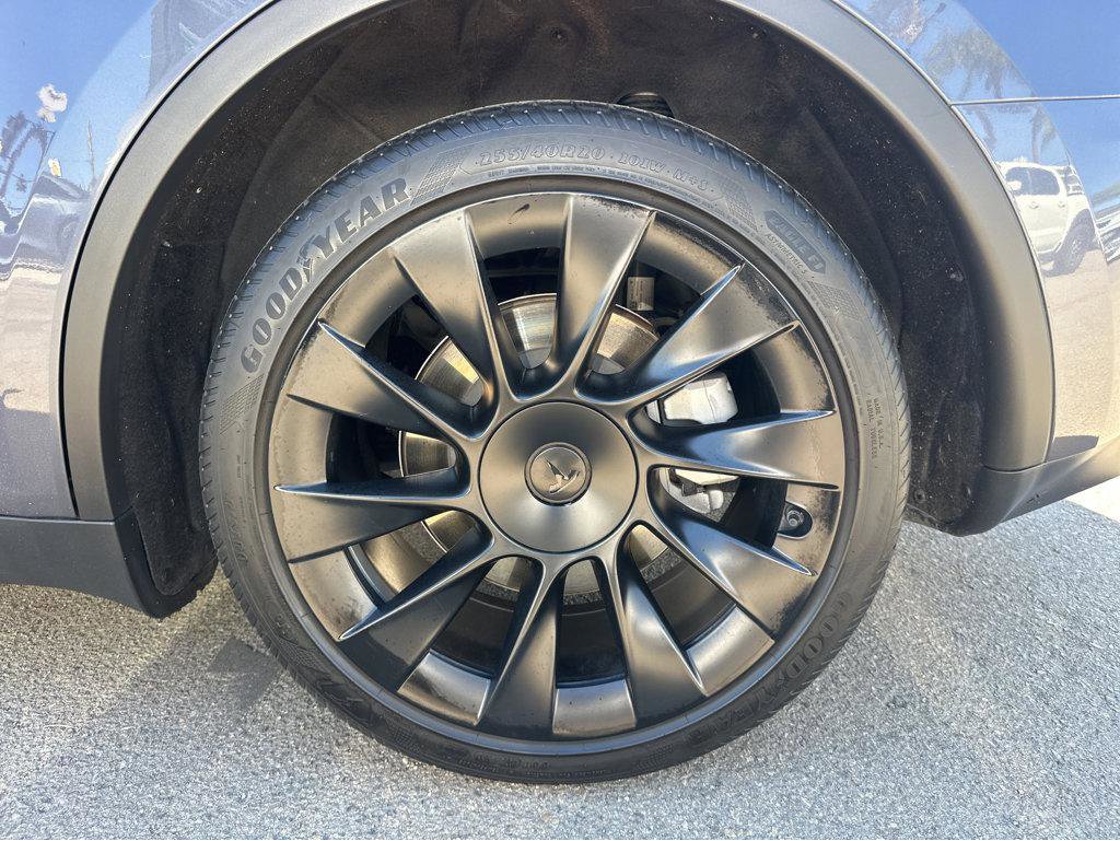 Used 2023 Tesla Model Y Long Range AWD/4WD image 14