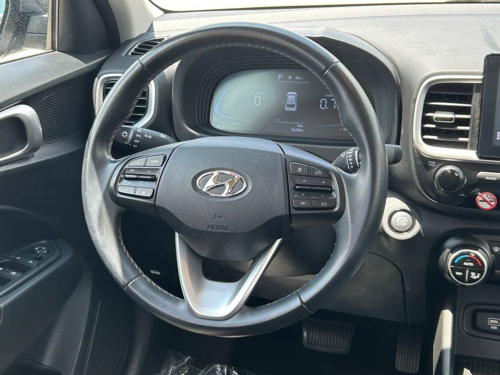 Used 2025 Hyundai Venue SEL FWD image 34