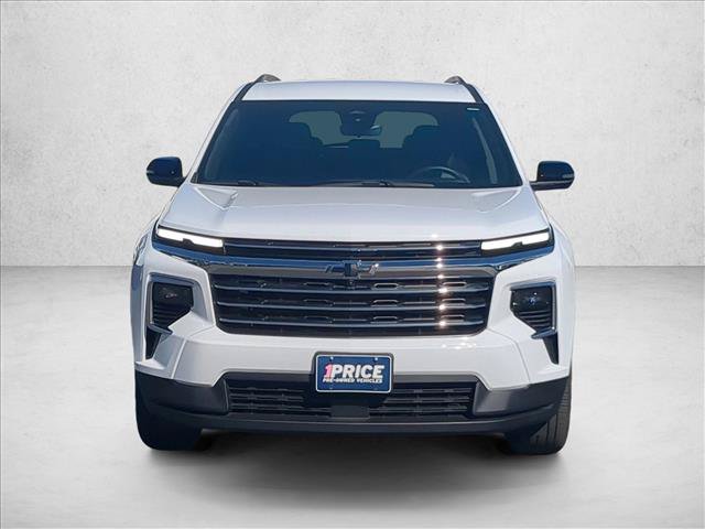 Used 2024 Chevrolet Traverse LT w/ LPO, Floor Liner Package FWD image 2