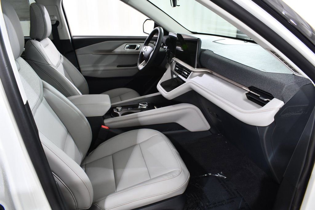 New 2025 Ford Explorer Active w/ Active Comfort Package image 10