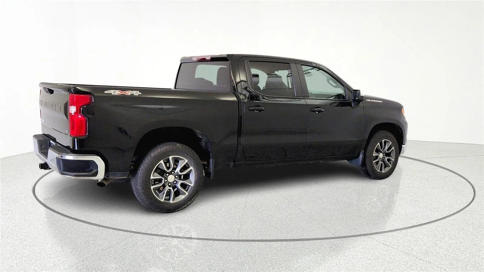 Used 2023 Chevrolet Silverado 1500 LT image 4