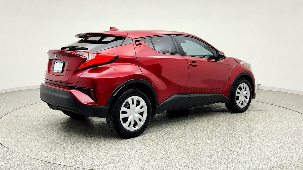 Used 2019 Toyota C-HR LE FWD image 5
