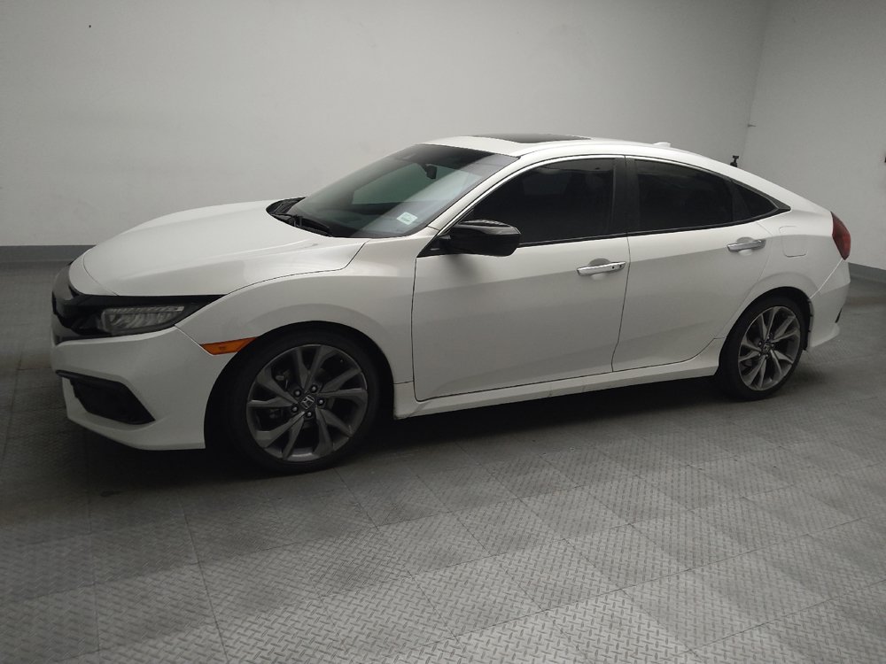 Used 2019 Honda Civic Touring image 2