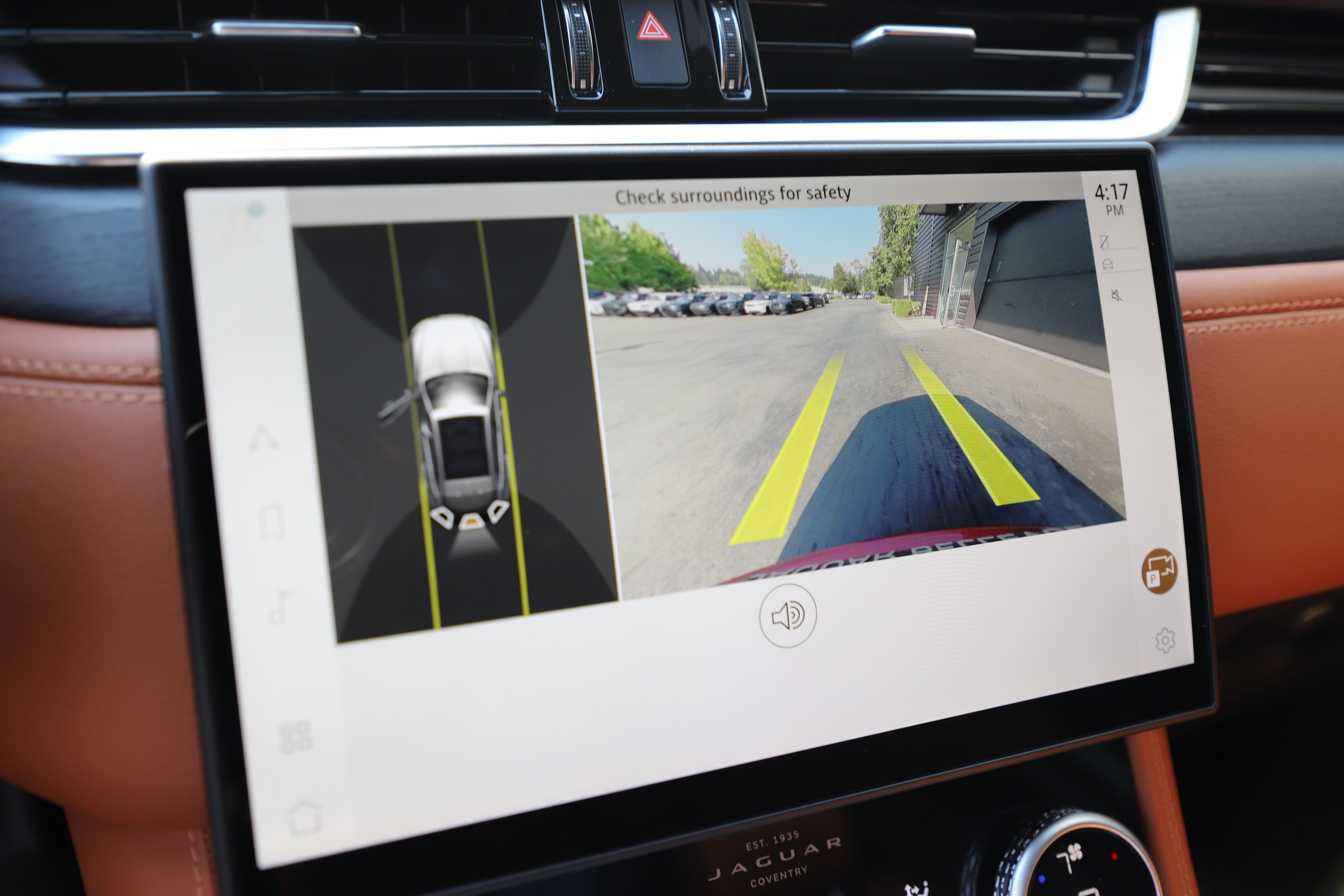 Certified 2025 Jaguar F-PACE R-Dynamic S AWD/4WD image 24