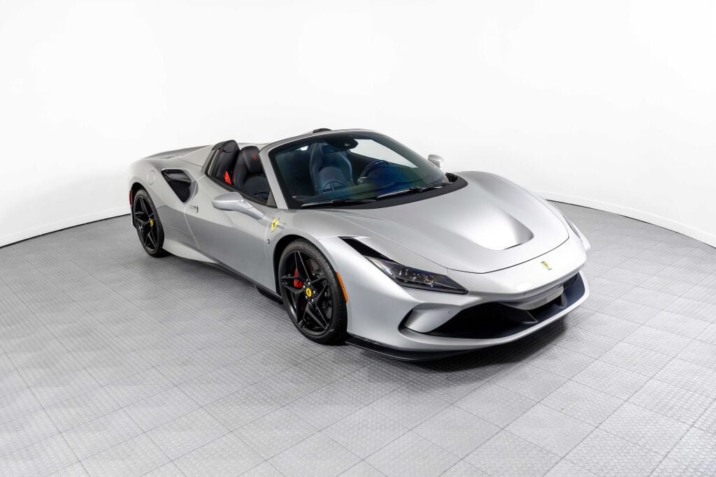 Used 2022 Ferrari F8 Tributo RWD image 18