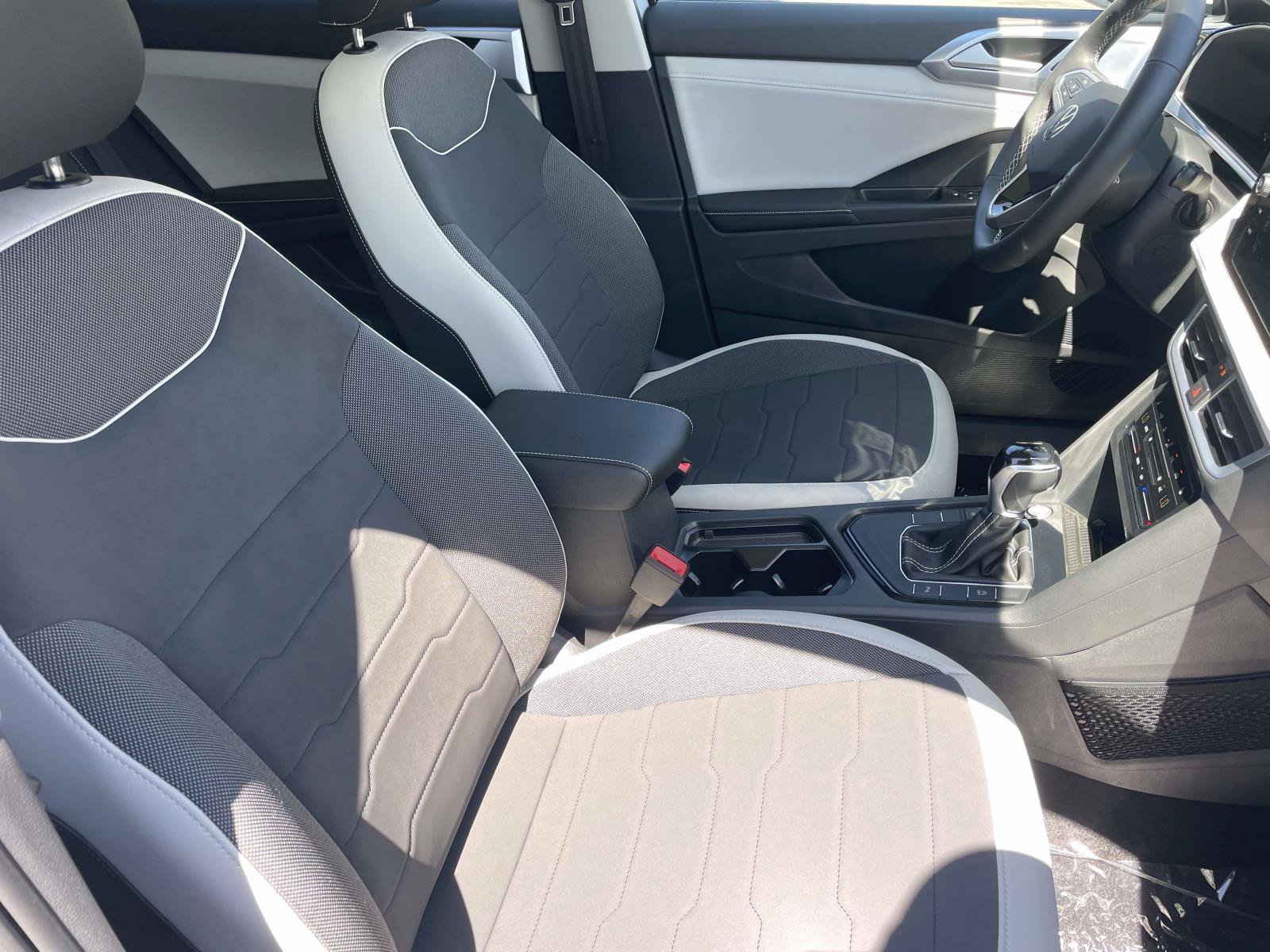 New 2026 Volkswagen Taos SE FWD image 25
