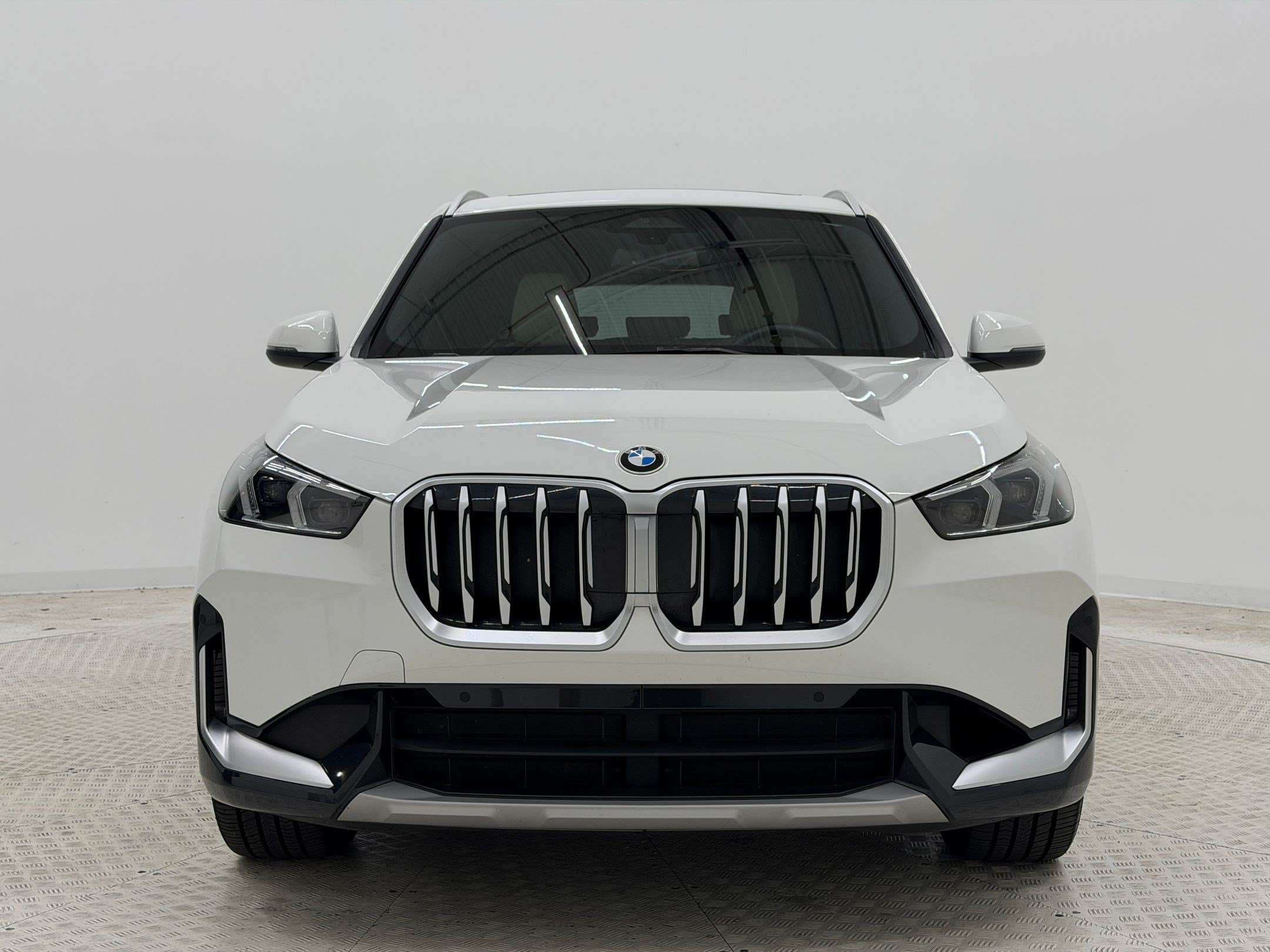 Used 2025 BMW X1 xDrive28i w/ Convenience Package AWD/4WD image 6