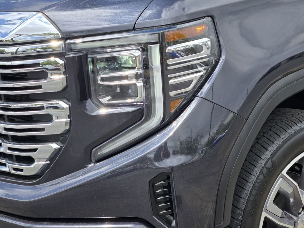 Certified 2023 GMC Sierra 1500 Denali w/ Denali Reserve Package AWD/4WD image 5