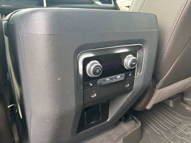 Used 2021 GMC Yukon Denali w/ Denali Premium Package image 19