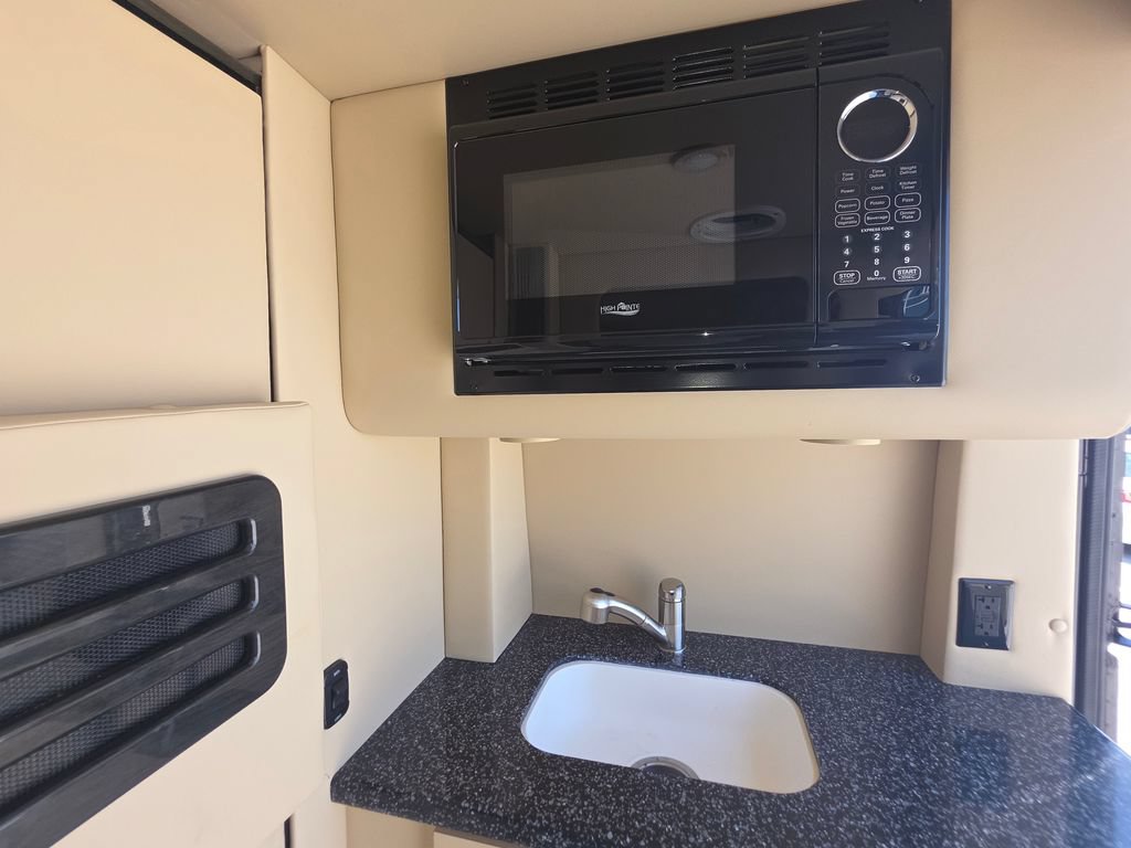 Used 2020 Mercedes-Benz Sprinter 3500 image 26