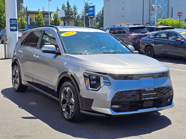 Certified 2023 Kia Niro Wave w/ Wave Preserve Package FWD image 8