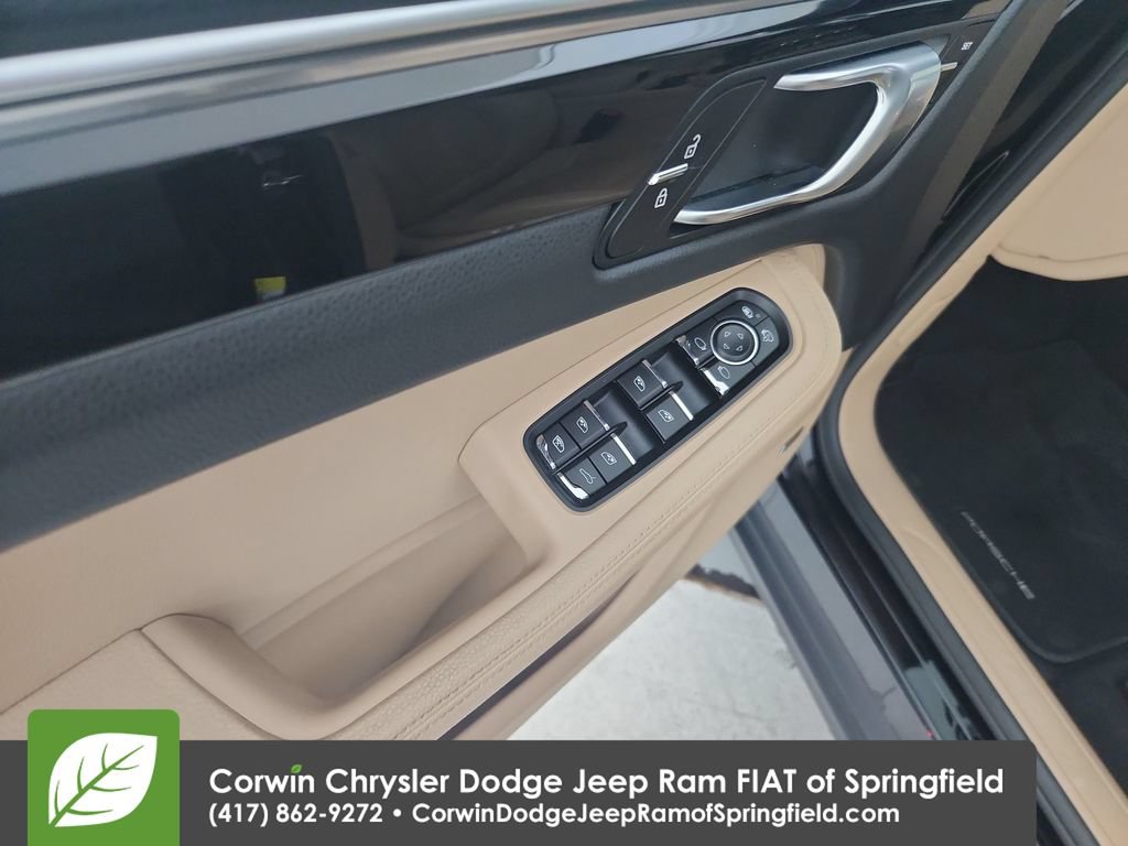 Used 2020 Porsche Macan AWD/4WD image 20