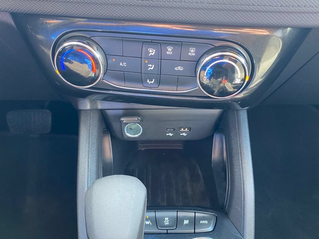 Used 2025 Chevrolet TrailBlazer LT AWD/4WD image 24
