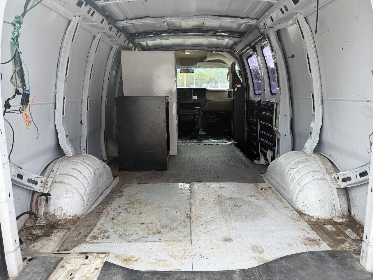 Used 2007 Chevrolet Express 2500 RWD image 12