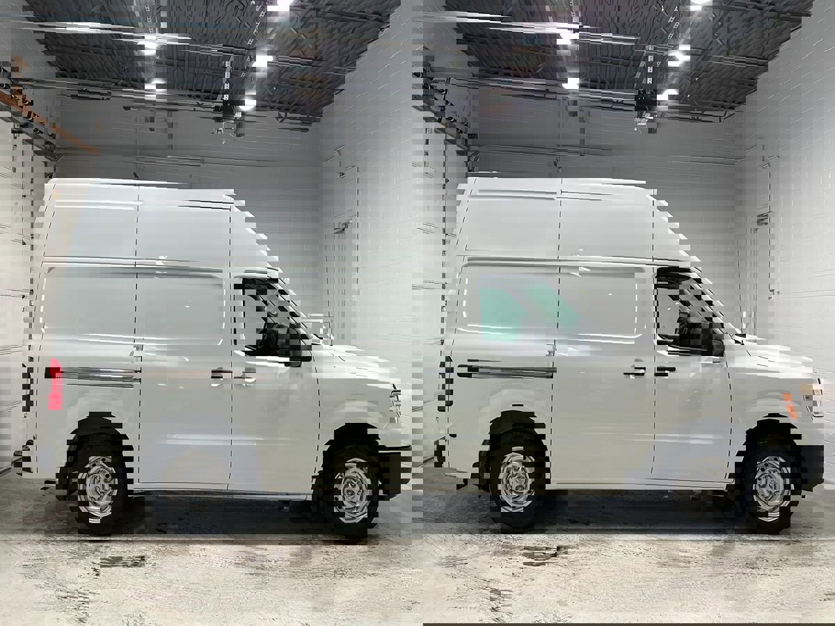 Used 2021 Nissan NV 2500 S image 2