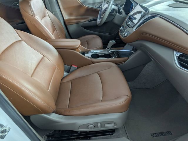 Used 2018 Chevrolet Malibu Premier w/ Premier Sun and Wheel Package FWD image 32