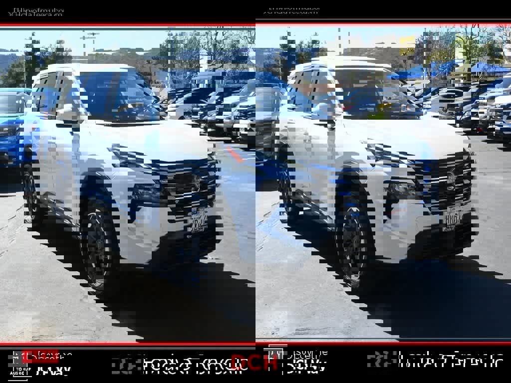 Used 2026 Nissan Rogue SV image 3