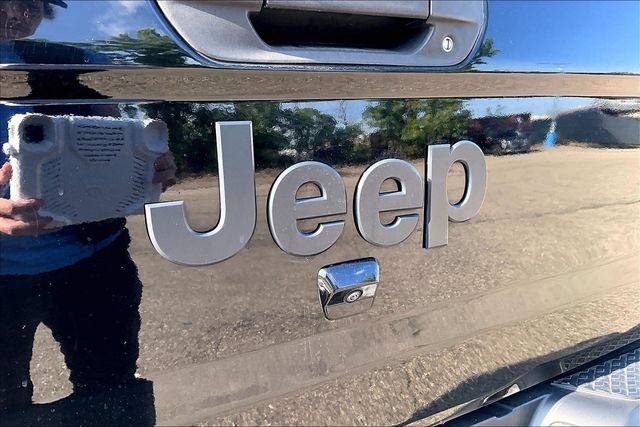 Used 2023 Jeep Gladiator Sport AWD/4WD image 8