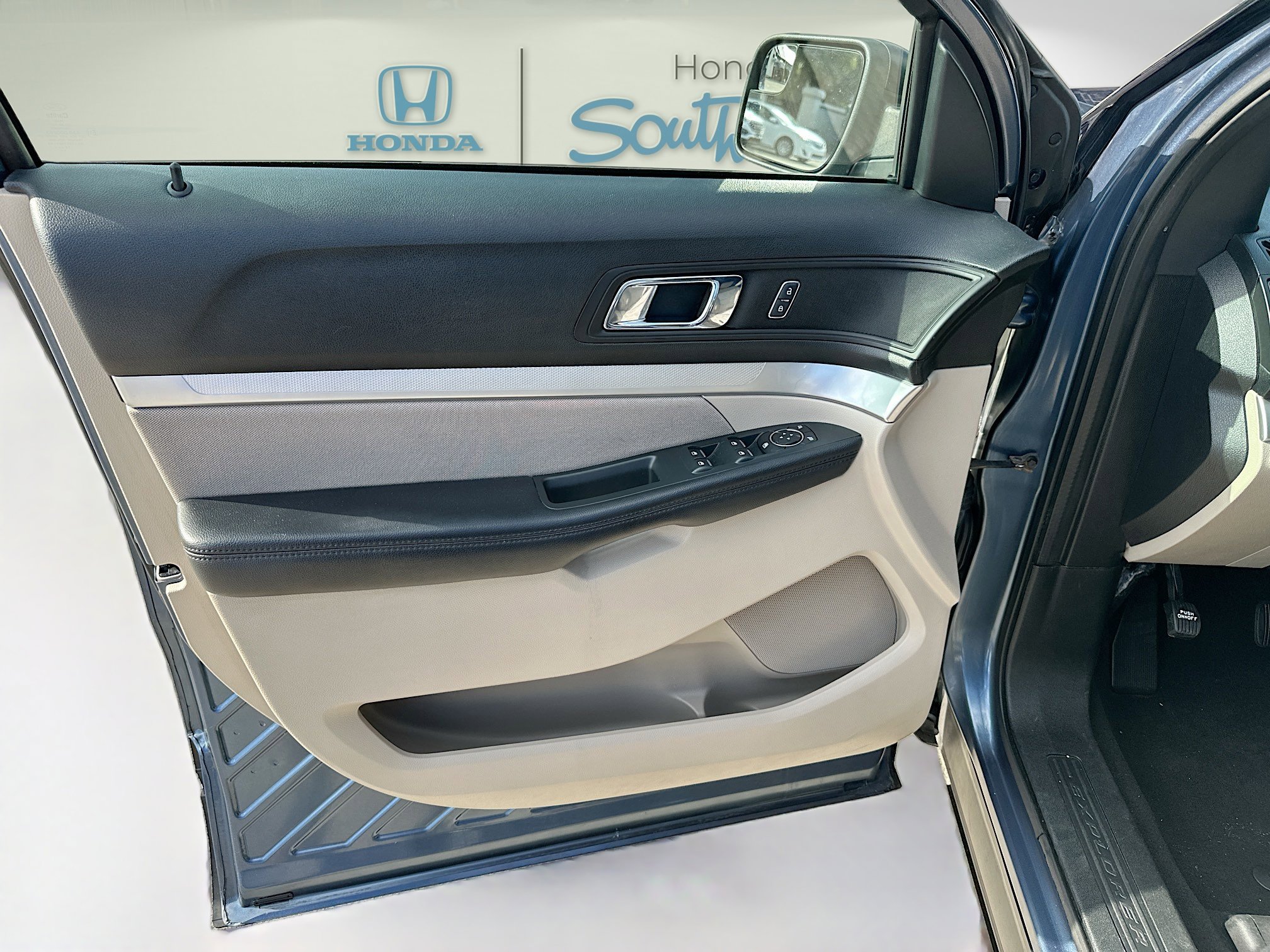 Used 2019 Ford Explorer FWD image 19