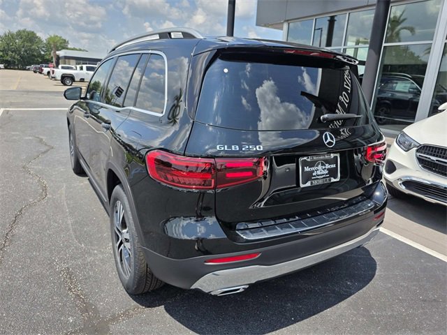 New 2025 Mercedes-Benz GLB 250 image 3